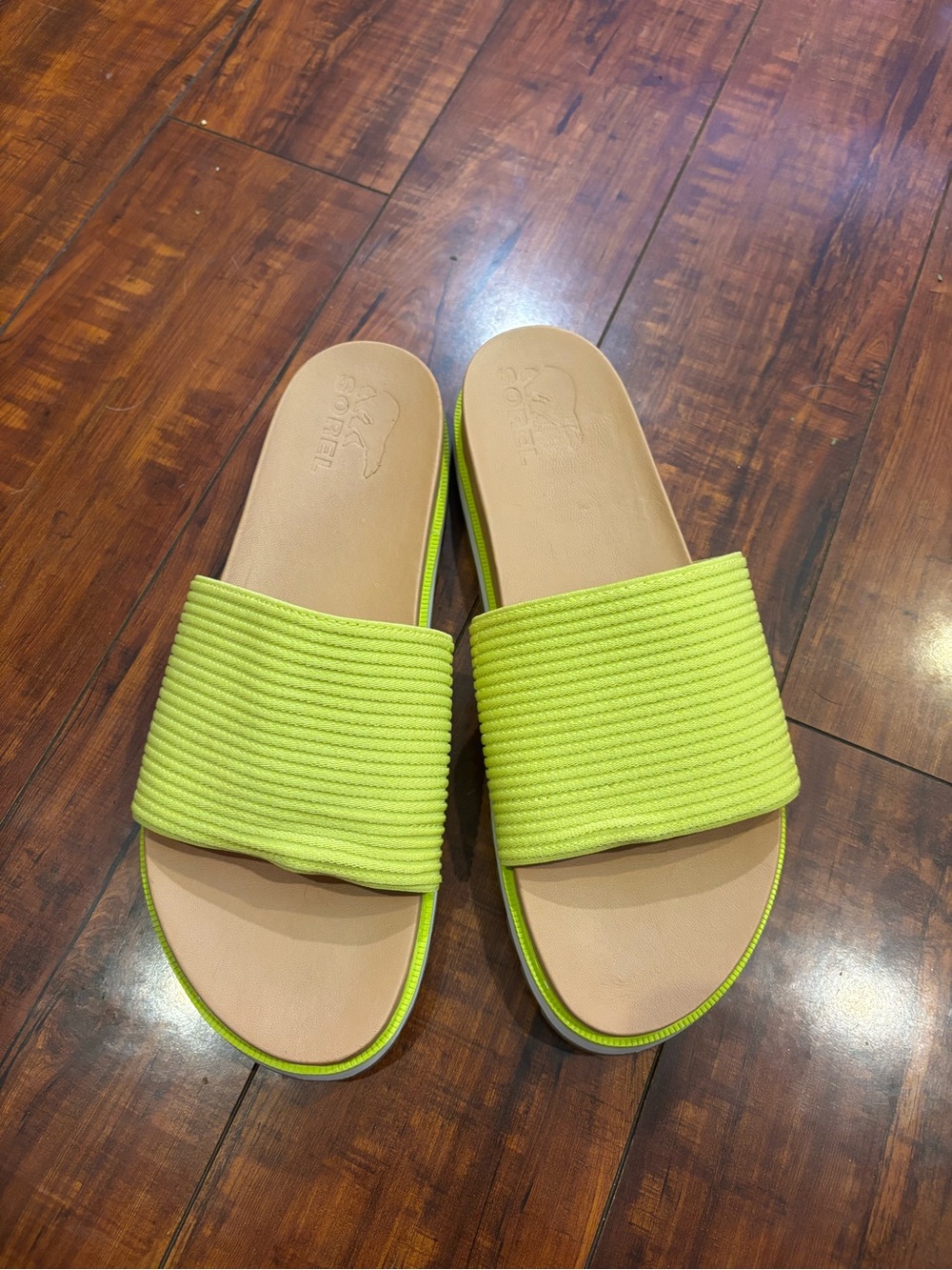 Sorel Roaming easy slide lime green sz 10 bolt gum neon stretch sandal pool